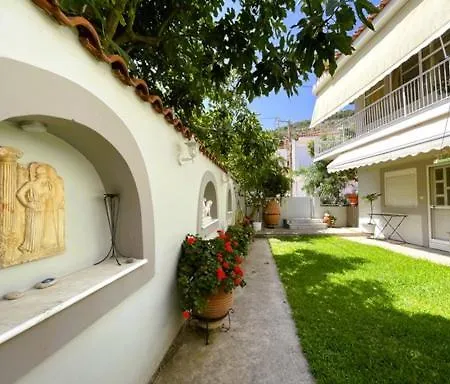 Under The Castle Apartment